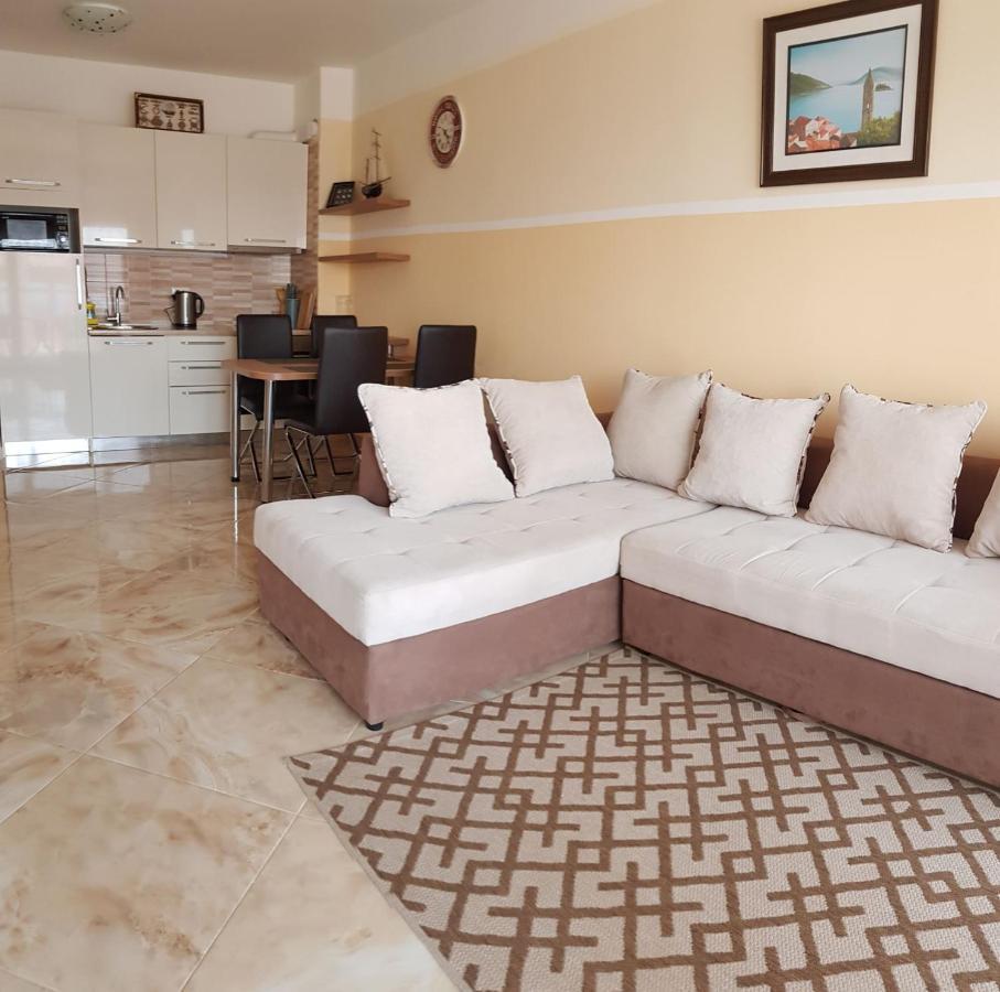 Apartment Sea Space 2 Dobra Voda Exterior foto